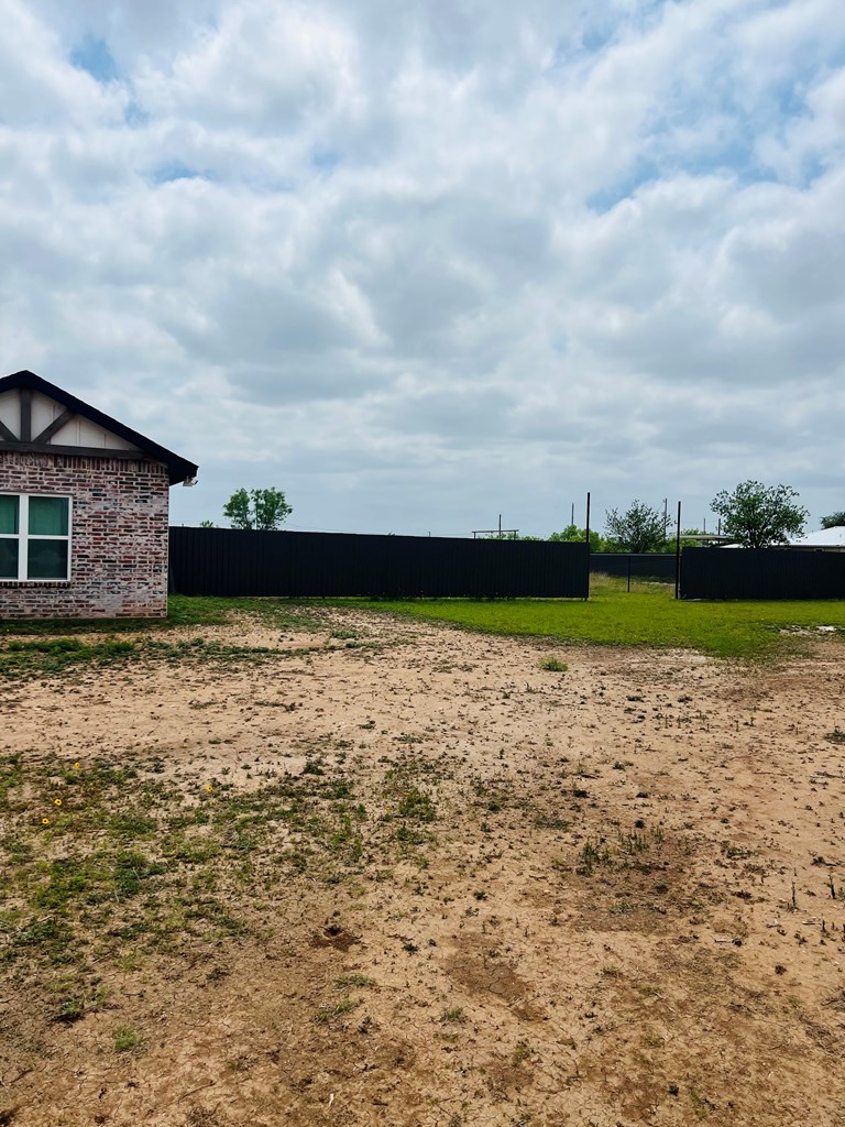 10403 Grape Creek Rd Property Photo 5