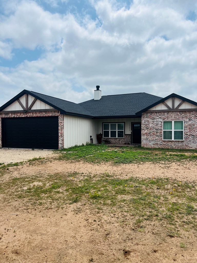 10403 Grape Creek Rd Property Photo 6