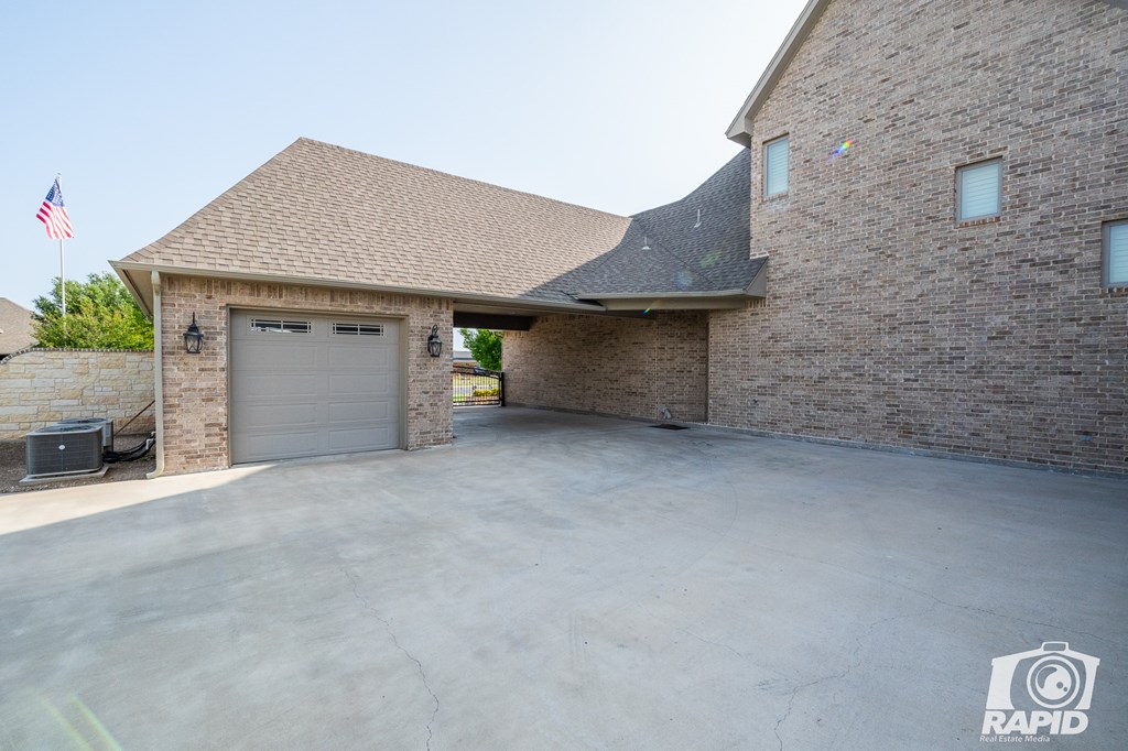 1717 Hudson Oaks Dr Property Photo 8