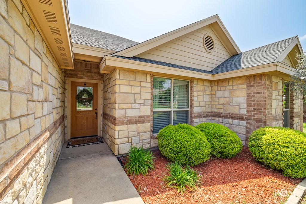 6014 San Saba St Property Photo 2