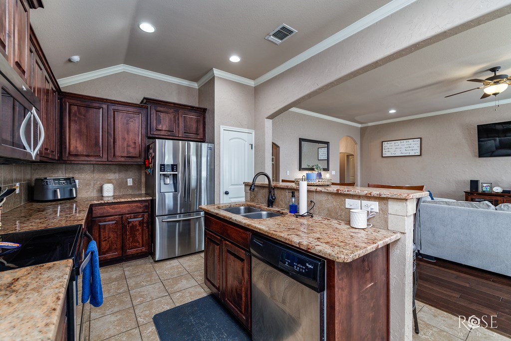 6014 San Saba St Property Photo 8