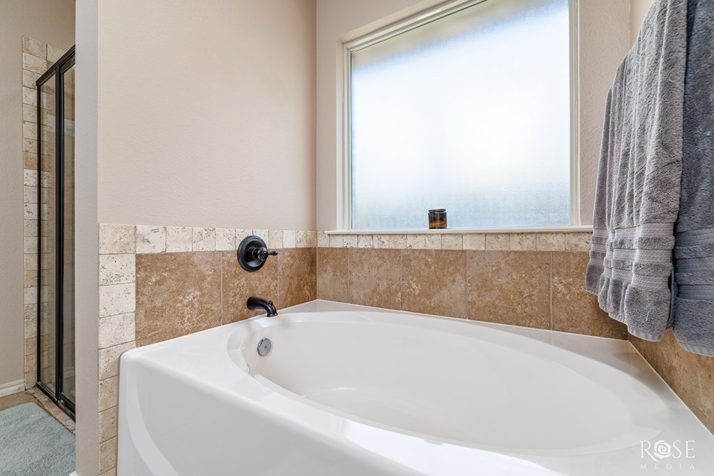 6014 San Saba St Property Photo 15