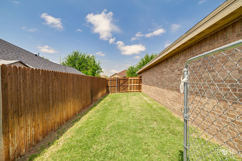 6014 San Saba St Property Photo 25