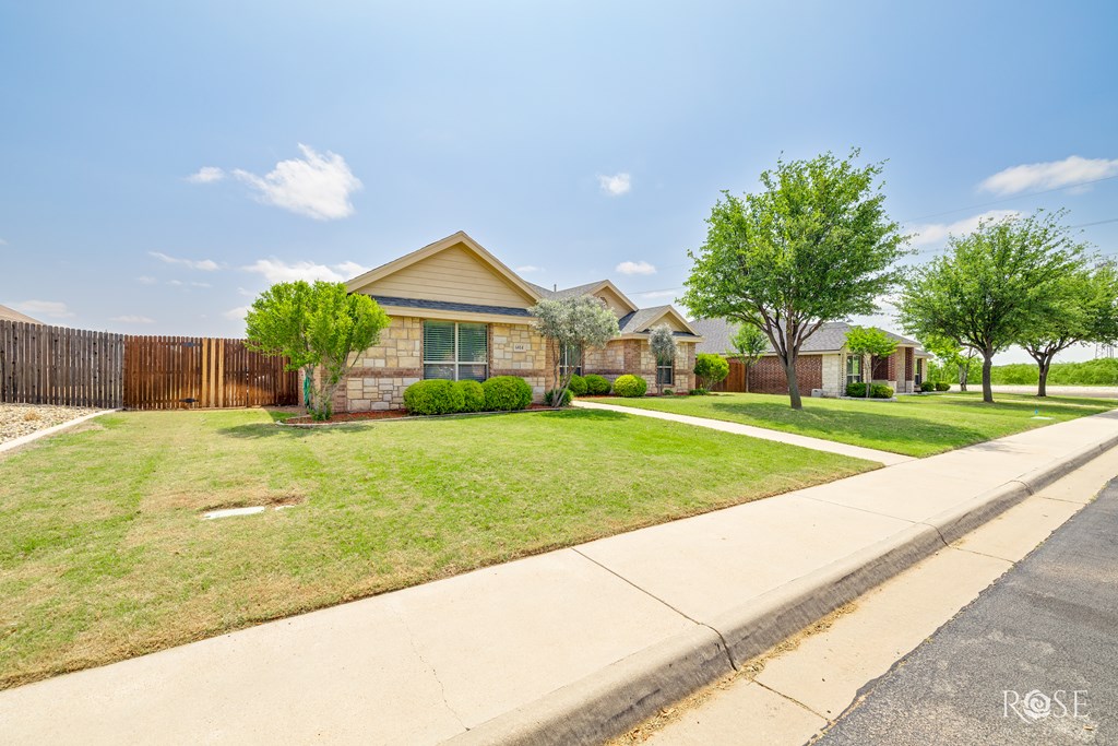 6014 San Saba St Property Photo 28