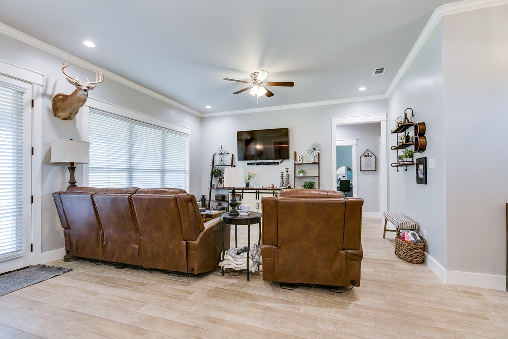 5926 Bridlewood Court Property Photo 7