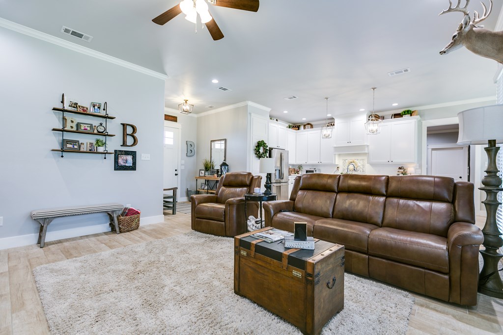 5926 Bridlewood Court Property Photo 8
