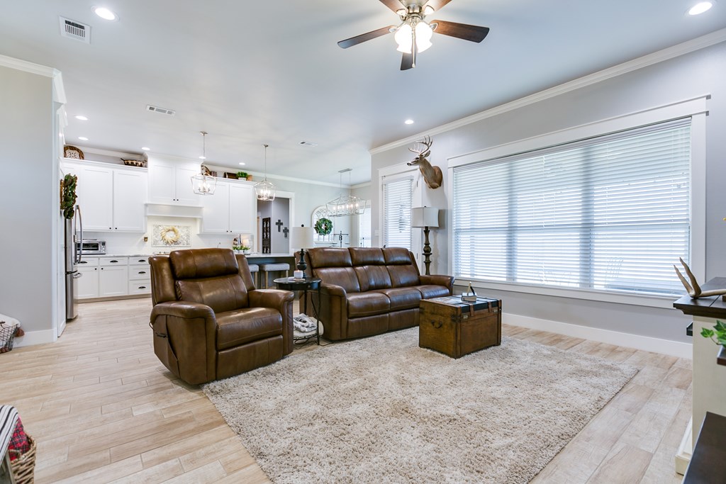 5926 Bridlewood Court Property Photo 9