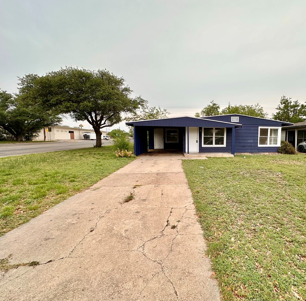 2540 W Harris Ave Property Photo 2