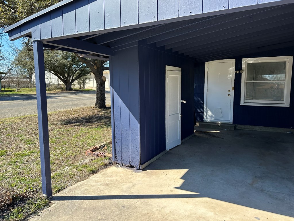 2540 W Harris Ave Property Photo 5