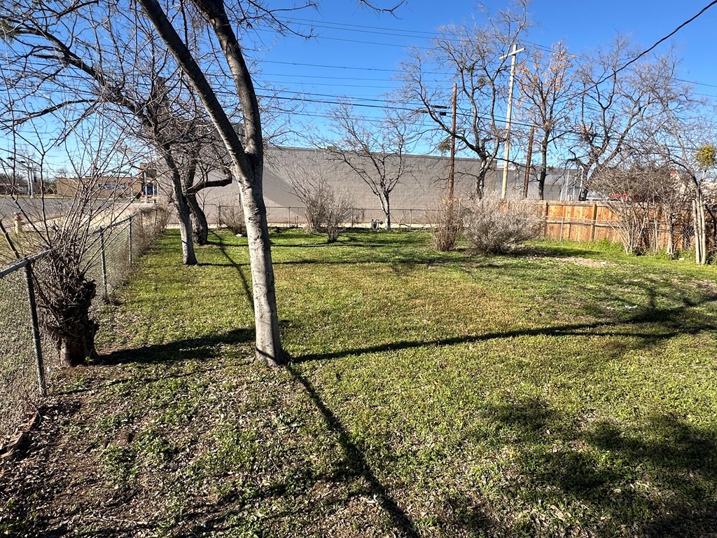 2540 W Harris Ave Property Photo 20