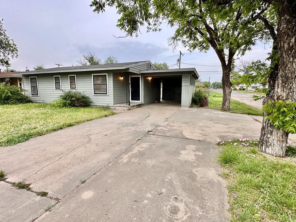 2319 W Beauregard Ave Property Photo 2