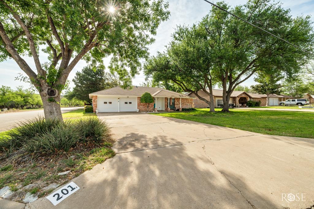 201 Hudspeth St Property Photo