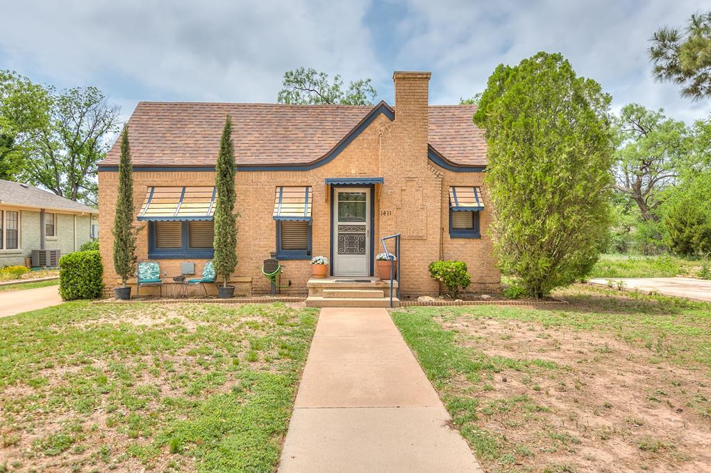 1411 Kenwood Dr Property Photo 1