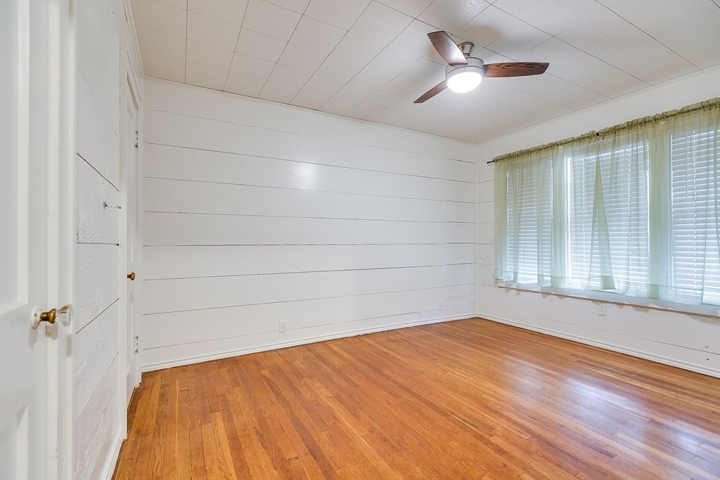 1411 Kenwood Dr Property Photo 26