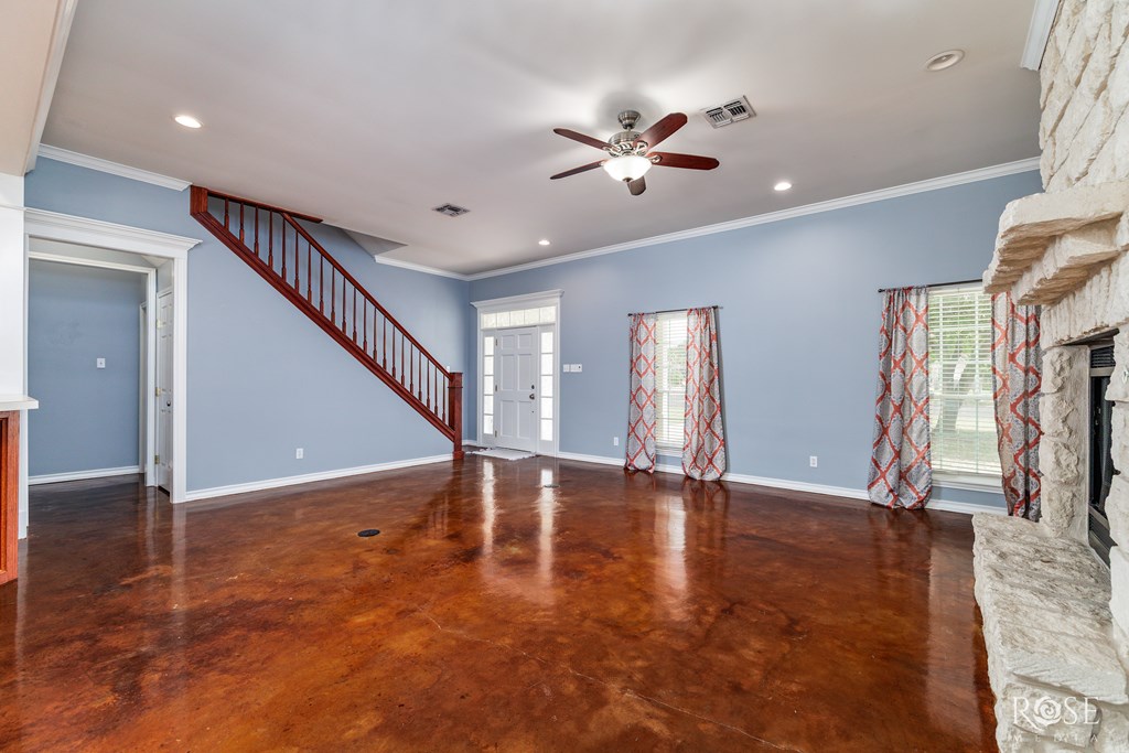 1258 Gleneagles Dr Property Photo 9