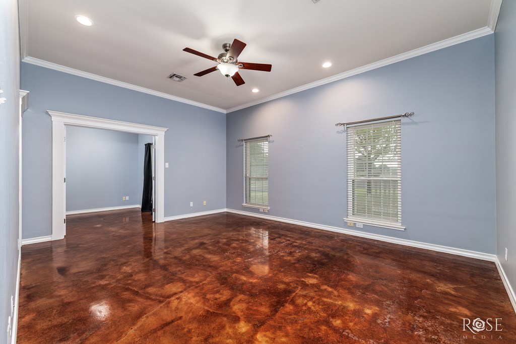 1258 Gleneagles Dr Property Photo 14