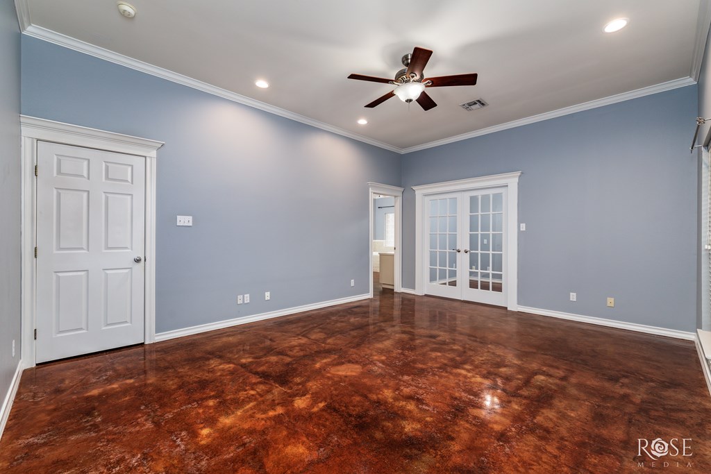 1258 Gleneagles Dr Property Photo 15