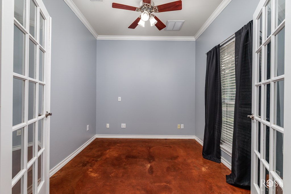 1258 Gleneagles Dr Property Photo 16