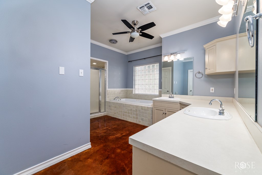 1258 Gleneagles Dr Property Photo 17