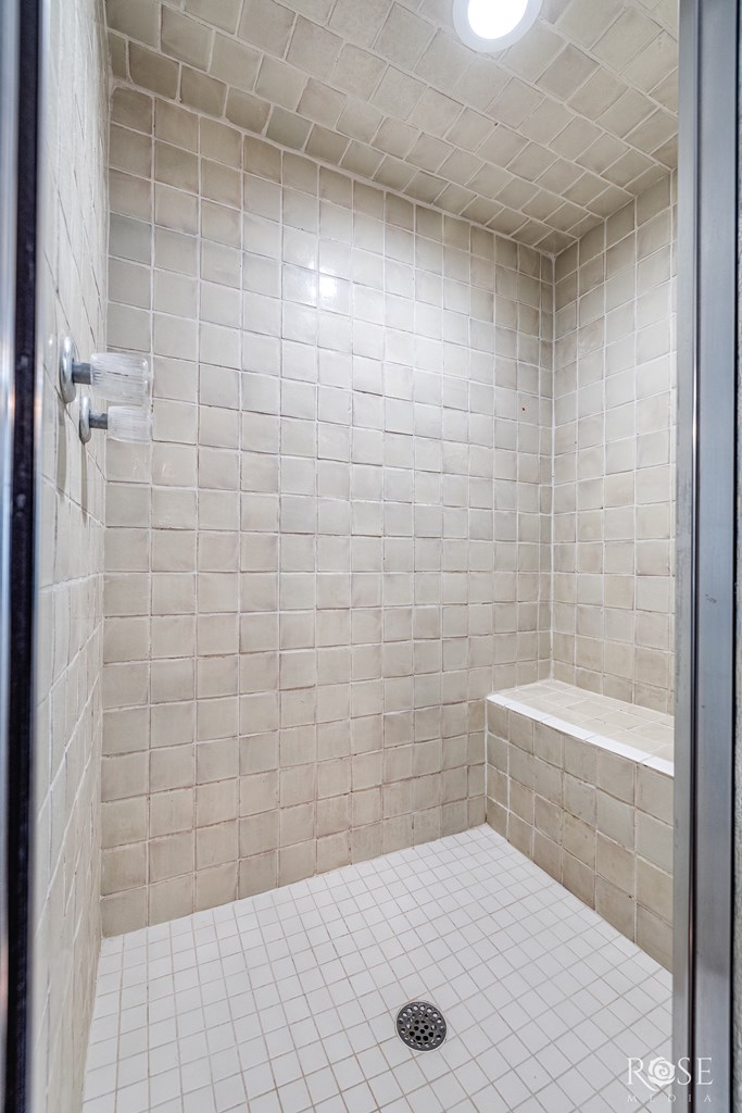 1258 Gleneagles Dr Property Photo 20