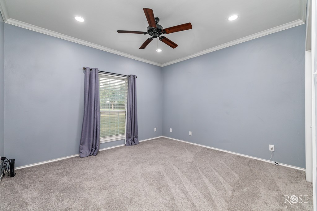 1258 Gleneagles Dr Property Photo 22