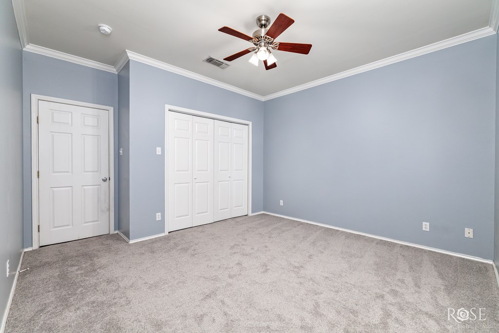1258 Gleneagles Dr Property Photo 24