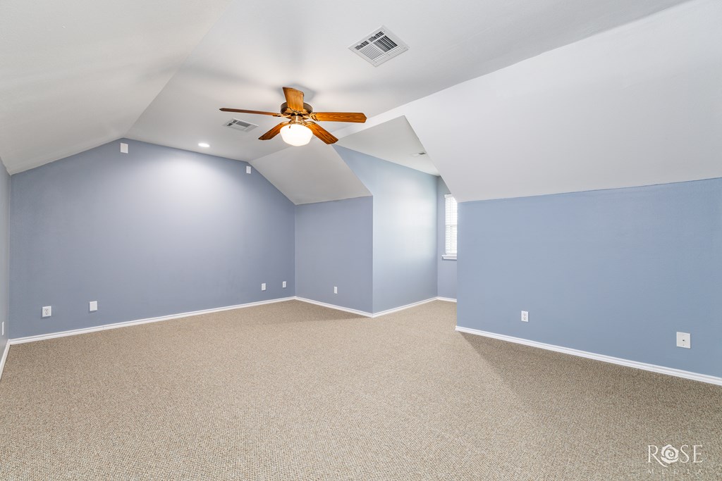 1258 Gleneagles Dr Property Photo 25