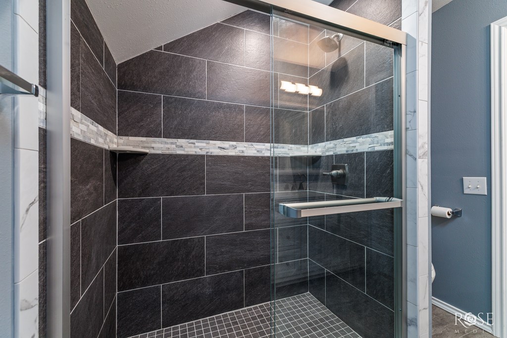 1258 Gleneagles Dr Property Photo 27