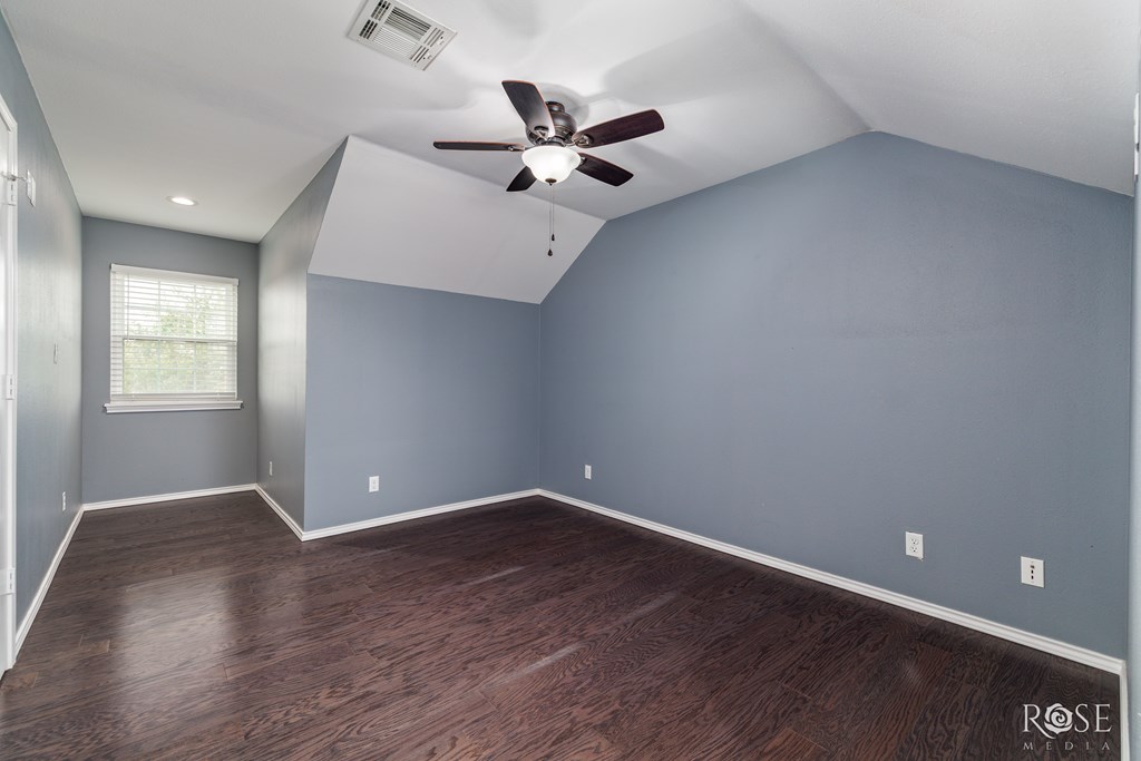 1258 Gleneagles Dr Property Photo 28
