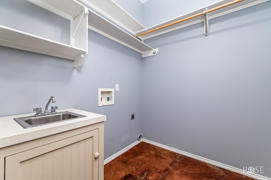 1258 Gleneagles Dr Property Photo 30