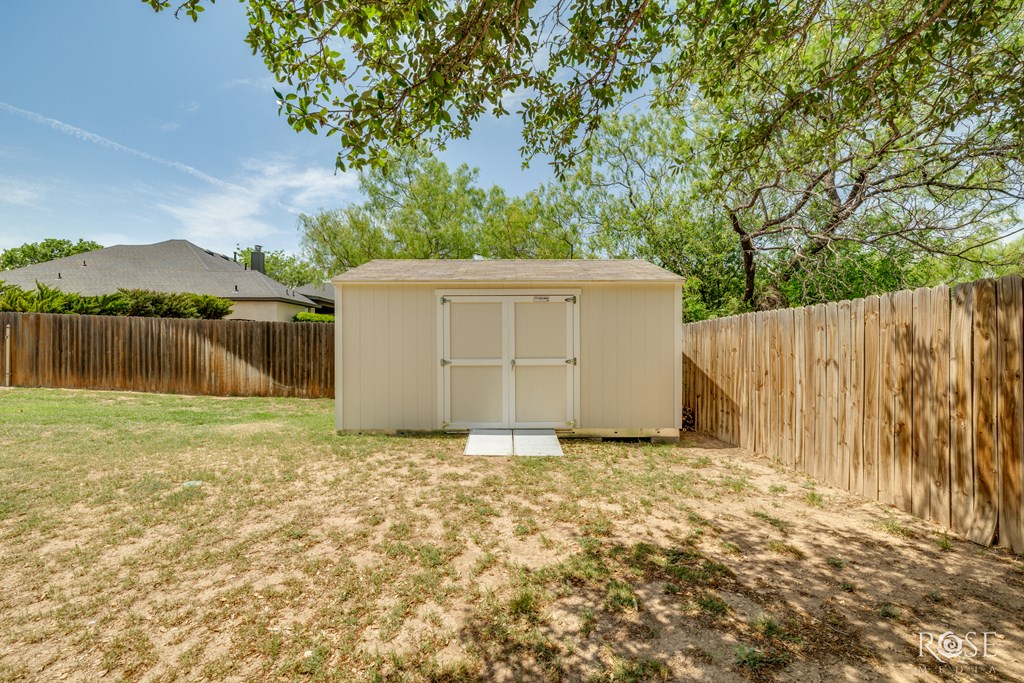 1258 Gleneagles Dr Property Photo 34