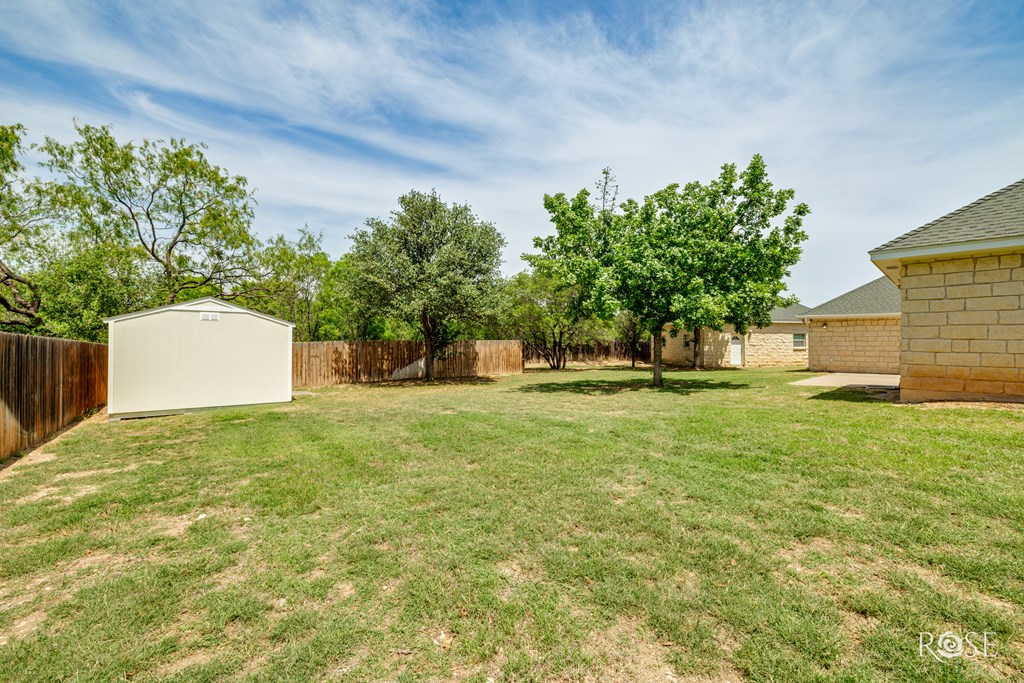 1258 Gleneagles Dr Property Photo 35