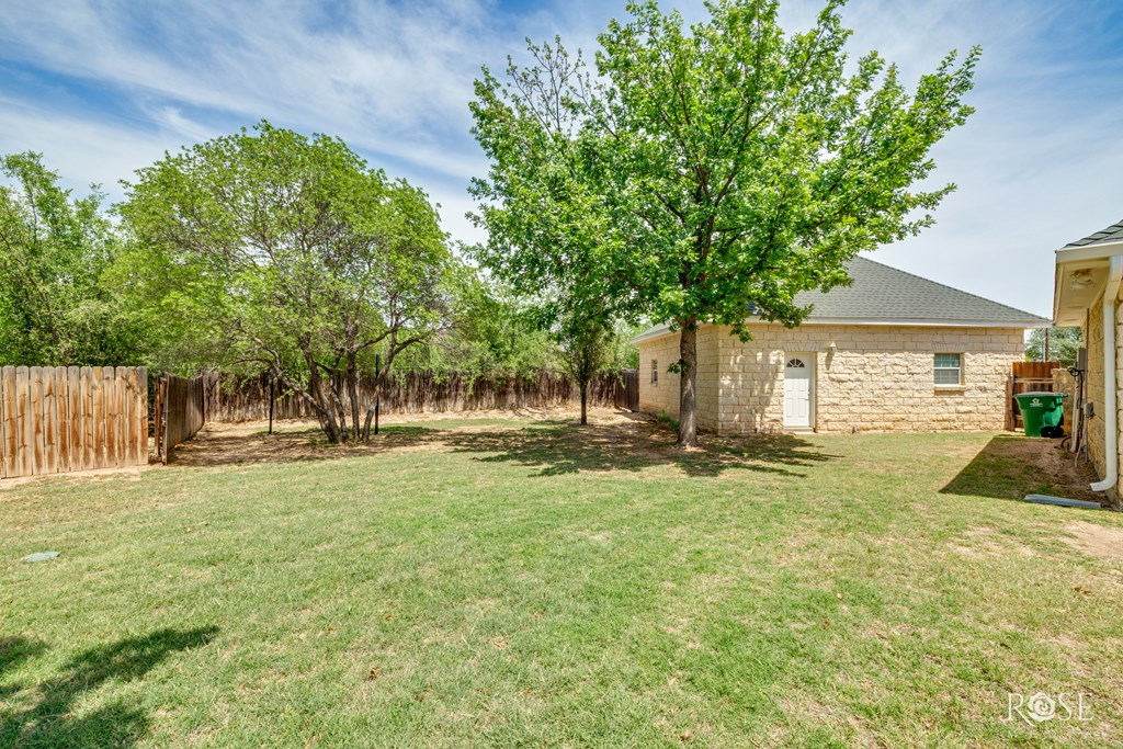1258 Gleneagles Dr Property Photo 36