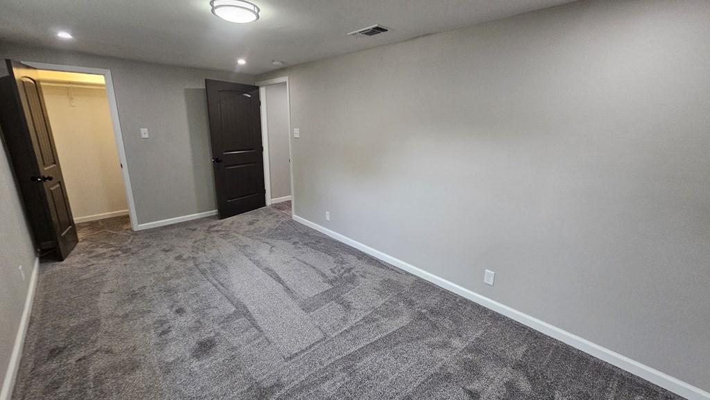 2514 S Hill St Property Photo 11