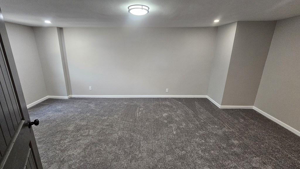 2514 S Hill St Property Photo 13