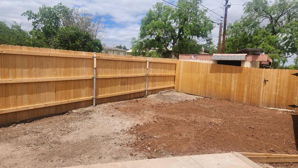 2514 S Hill St Property Photo 18