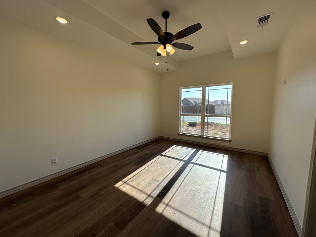 7609 Easton Ave Property Photo 6