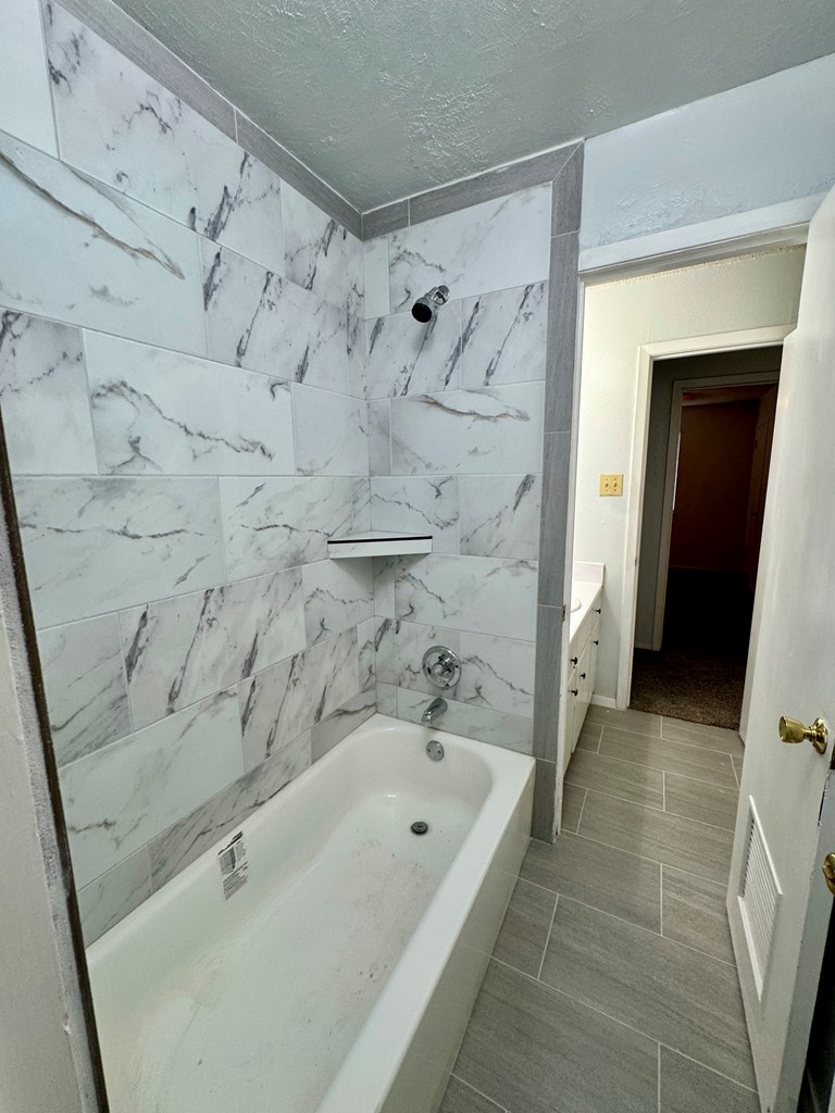 1025 Linda Lee Dr Property Photo 12