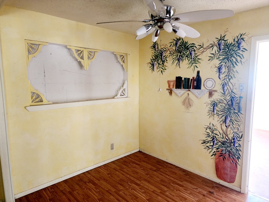 264 Glenna Dr Property Photo 3