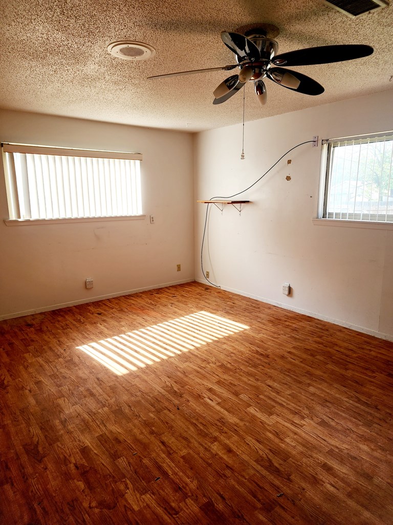 264 Glenna Dr Property Photo 5