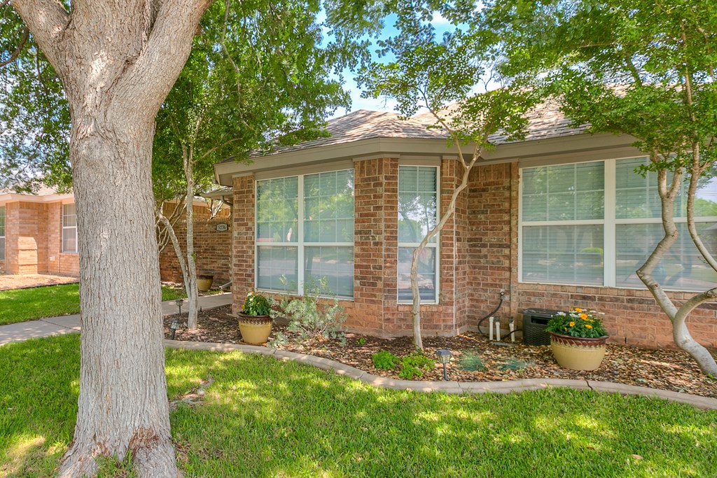 5236 Coral Way Property Photo 7