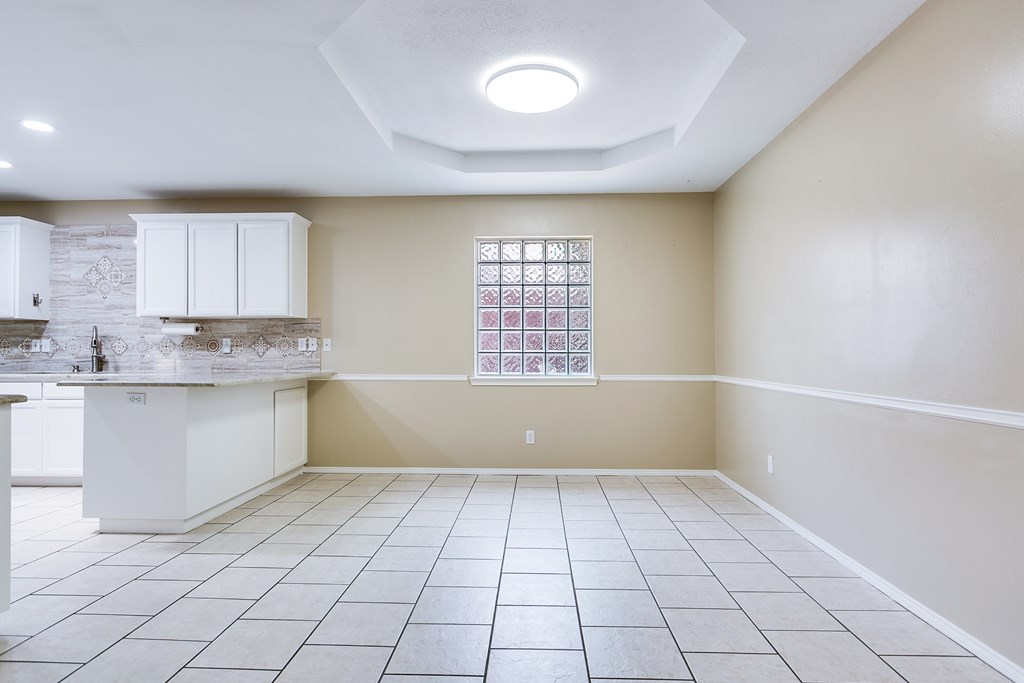 5236 Coral Way Property Photo 13