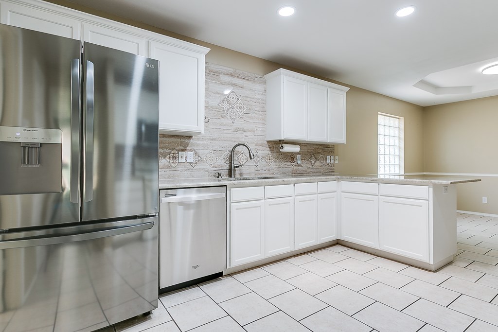 5236 Coral Way Property Photo 16
