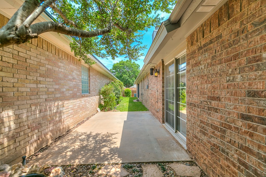 5236 Coral Way Property Photo 26