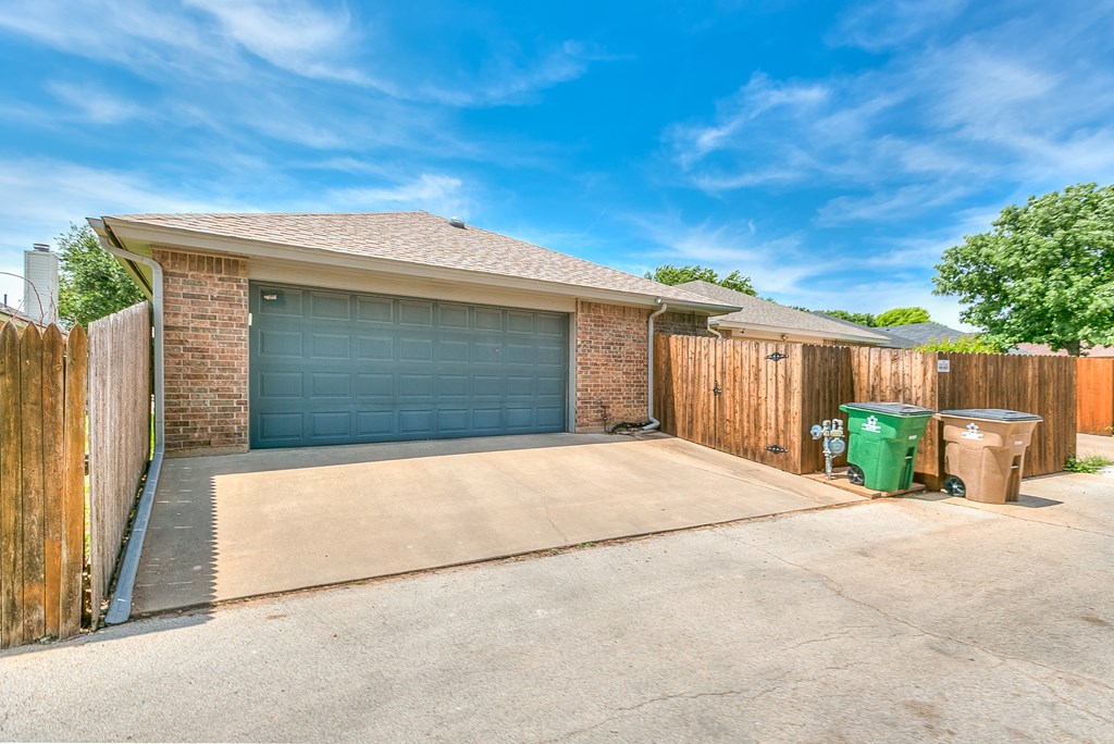 5236 Coral Way Property Photo 29