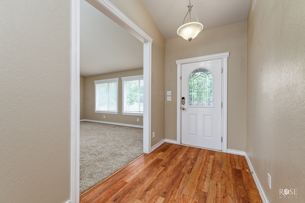 4506 Oak Grove Blvd Property Photo 4