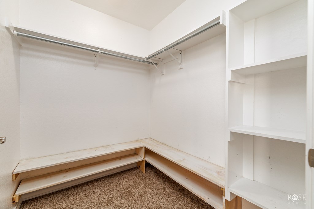 4506 Oak Grove Blvd Property Photo 11