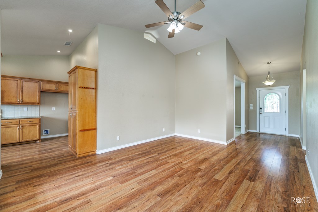 4506 Oak Grove Blvd Property Photo 20