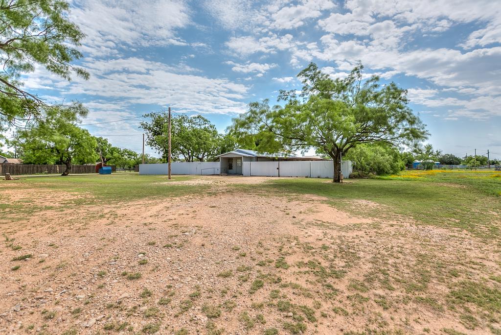 1307 East Ave Property Photo 1