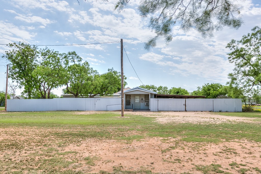 1307 East Ave Property Photo 3
